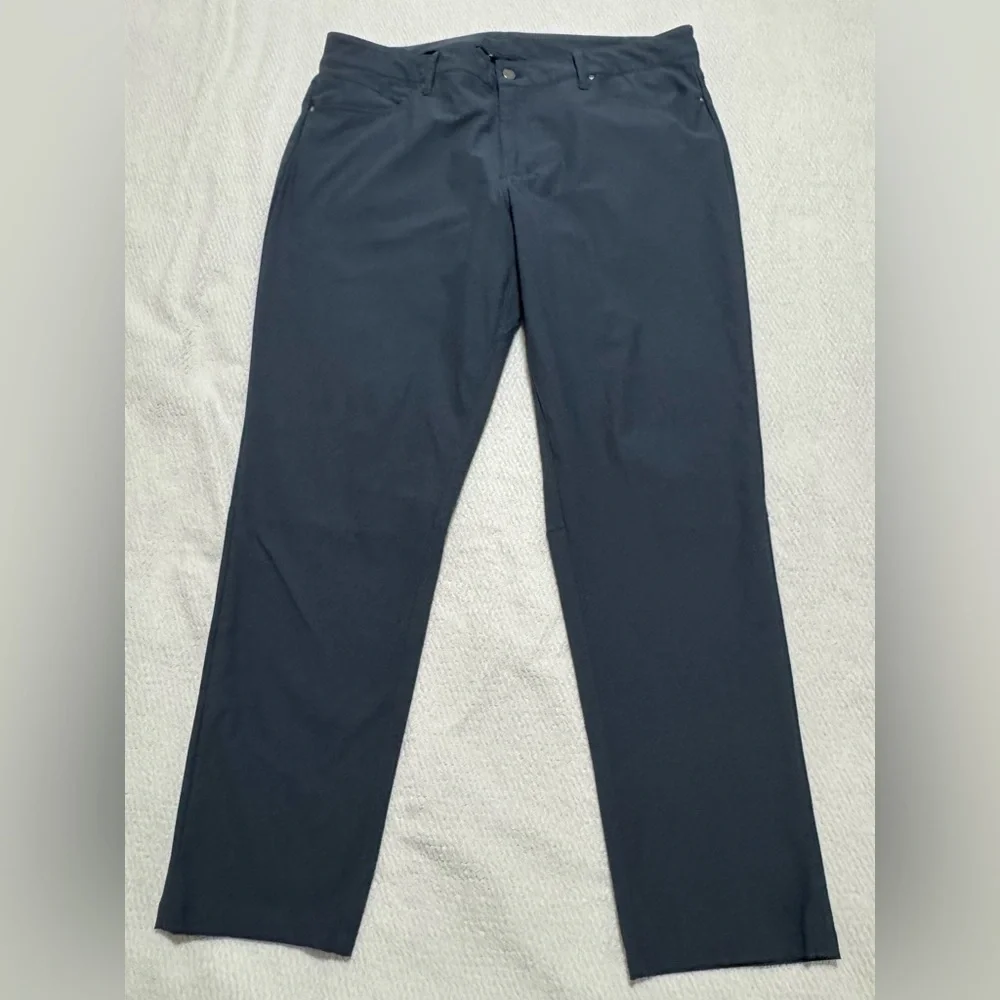 Cuts Icon Men’s 38x30 Blue Classic Fit Stretchy Pants